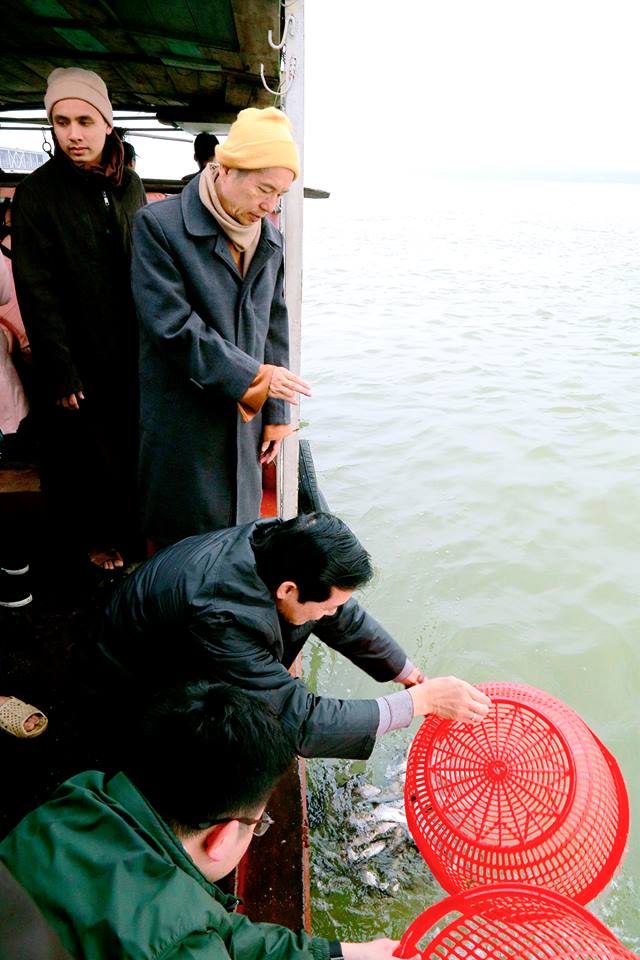 Hơn 10 ngàn người dụ lễ phóng sanh đầu năm