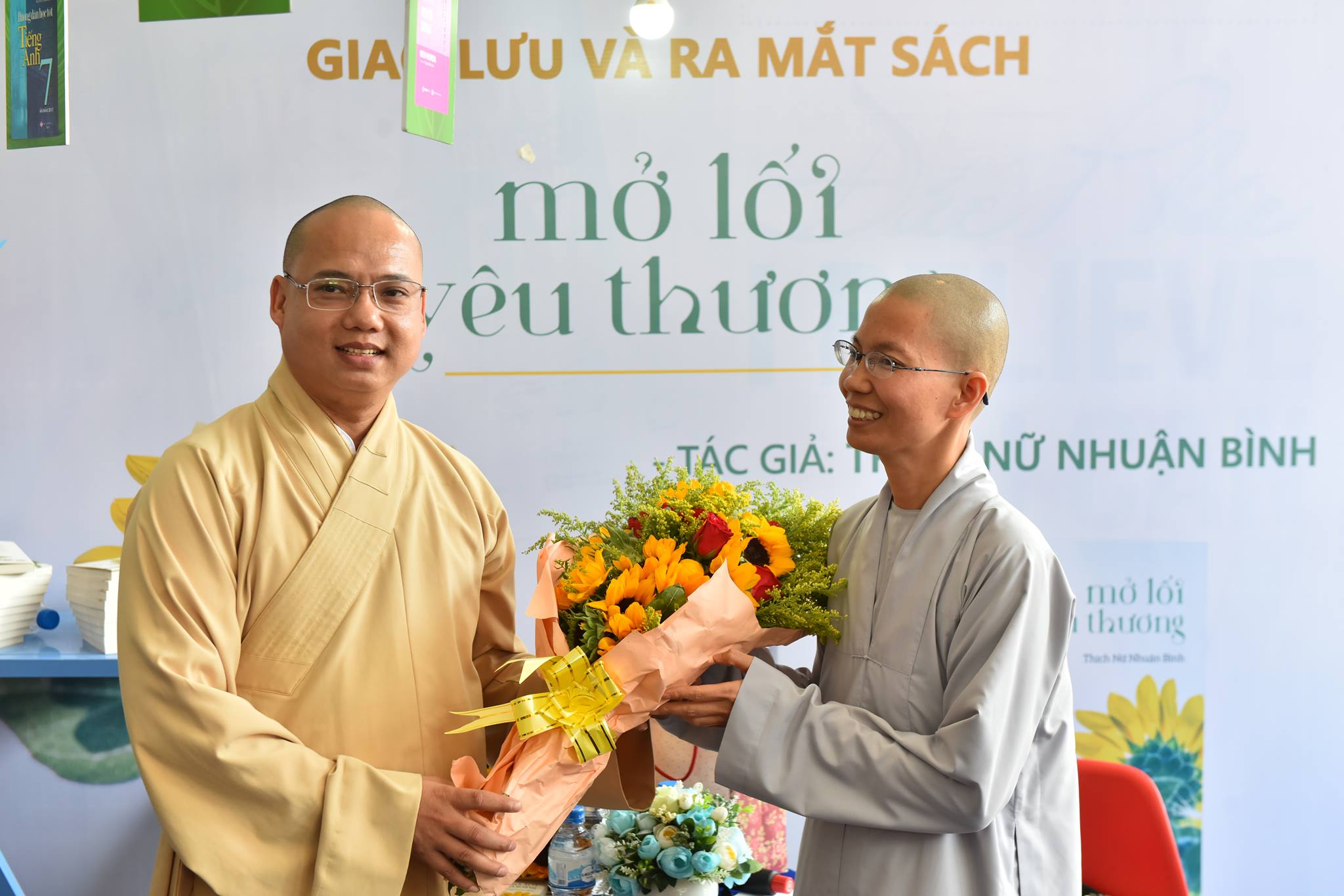 Giao lưu ra mắt sách “ Mở lối yêu thương’’ của Sư cô Thích Nữ Nhuận Bình, ngày 24-03-2018
