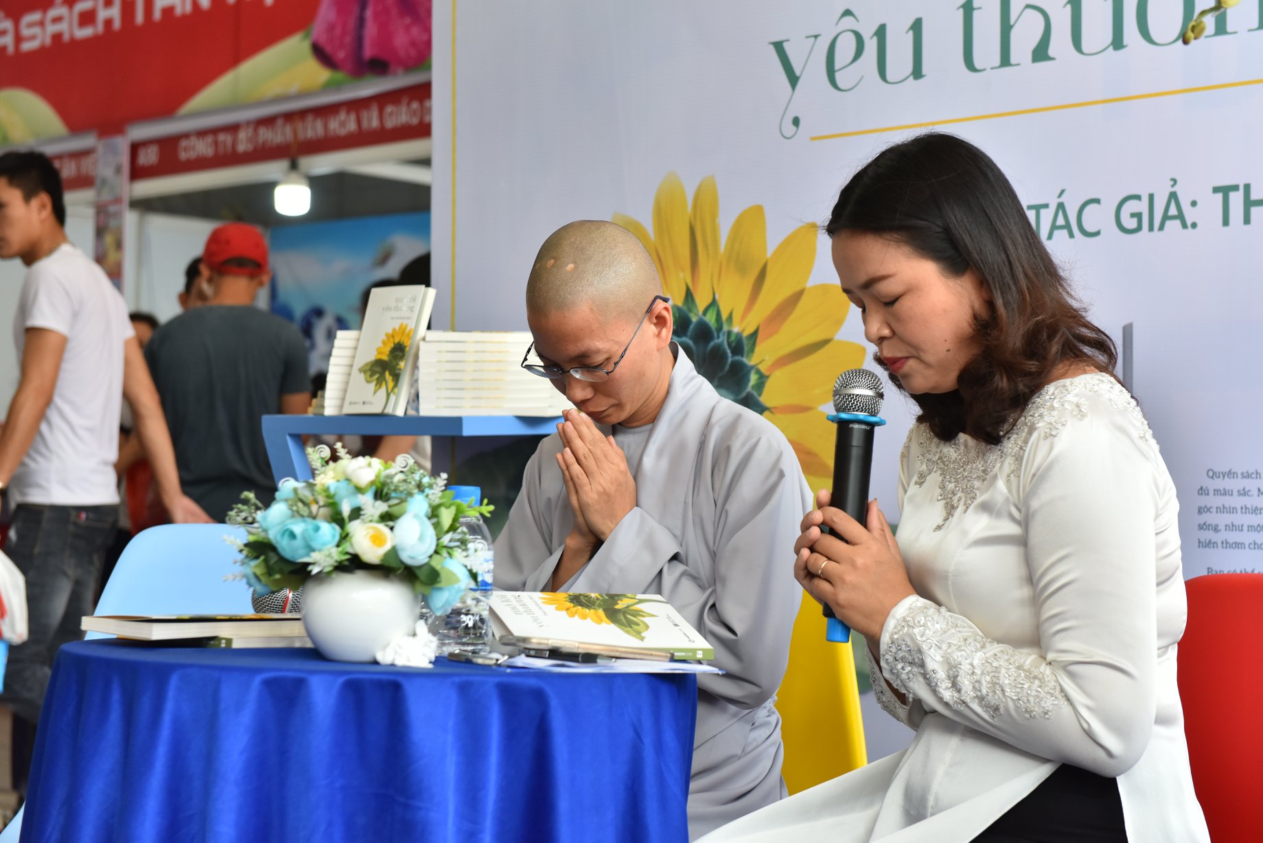 Giao lưu ra mắt sách “ Mở lối yêu thương’’ của Sư cô Thích Nữ Nhuận Bình, ngày 24-03-2018