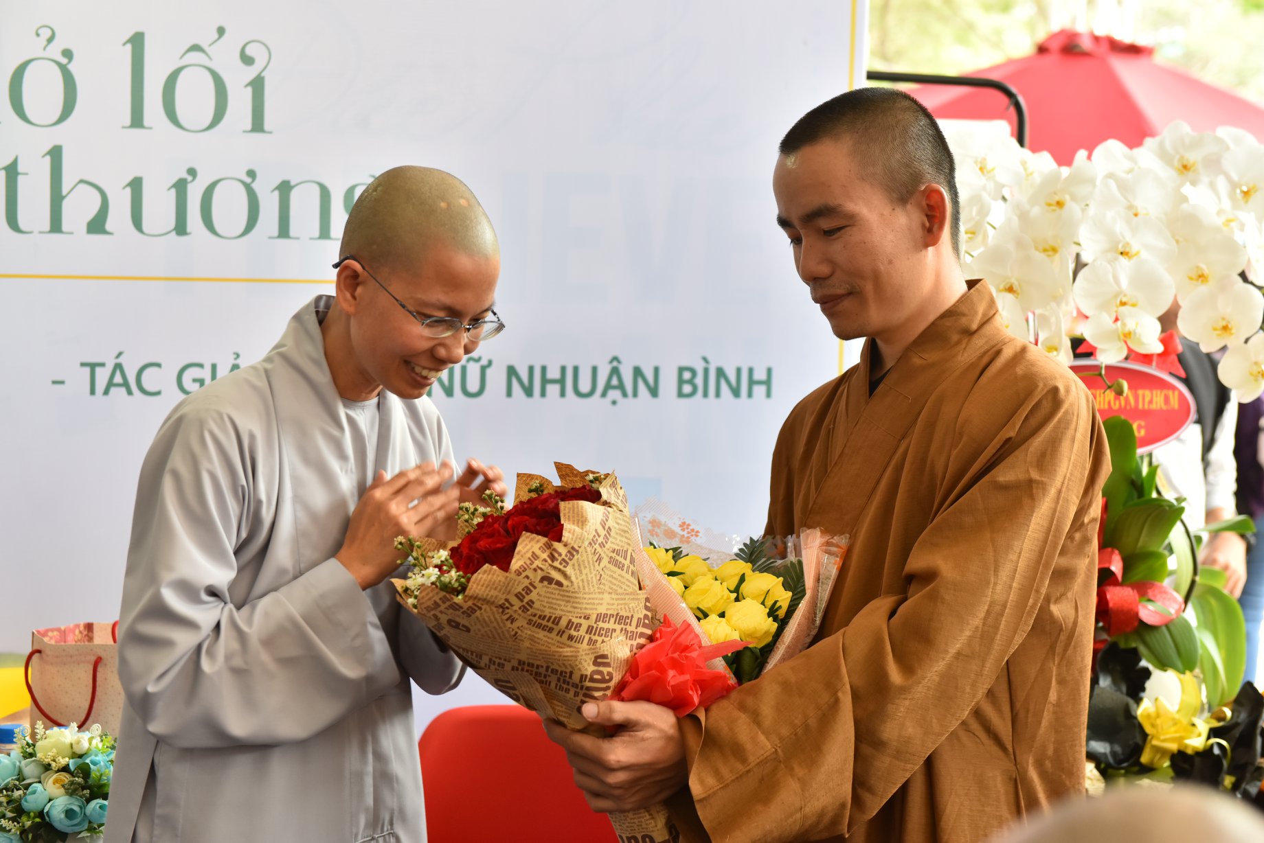 Giao lưu ra mắt sách “ Mở lối yêu thương’’ của Sư cô Thích Nữ Nhuận Bình, ngày 24-03-2018