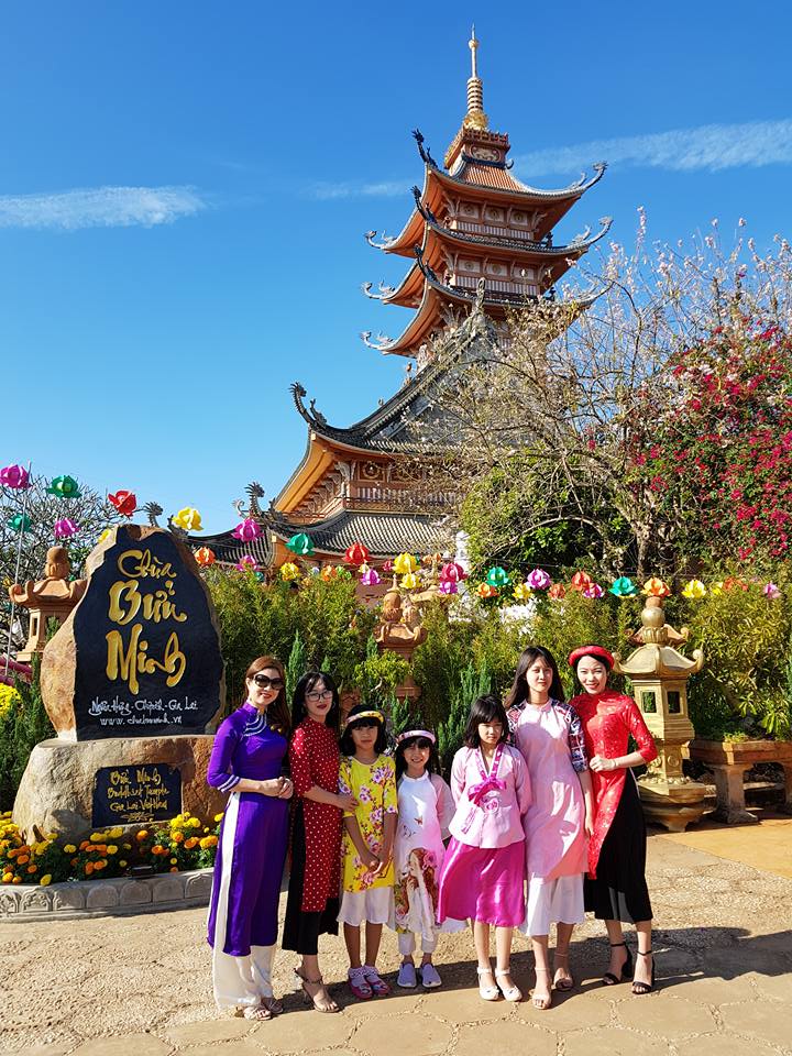 Đầu xuân khấn nguyện