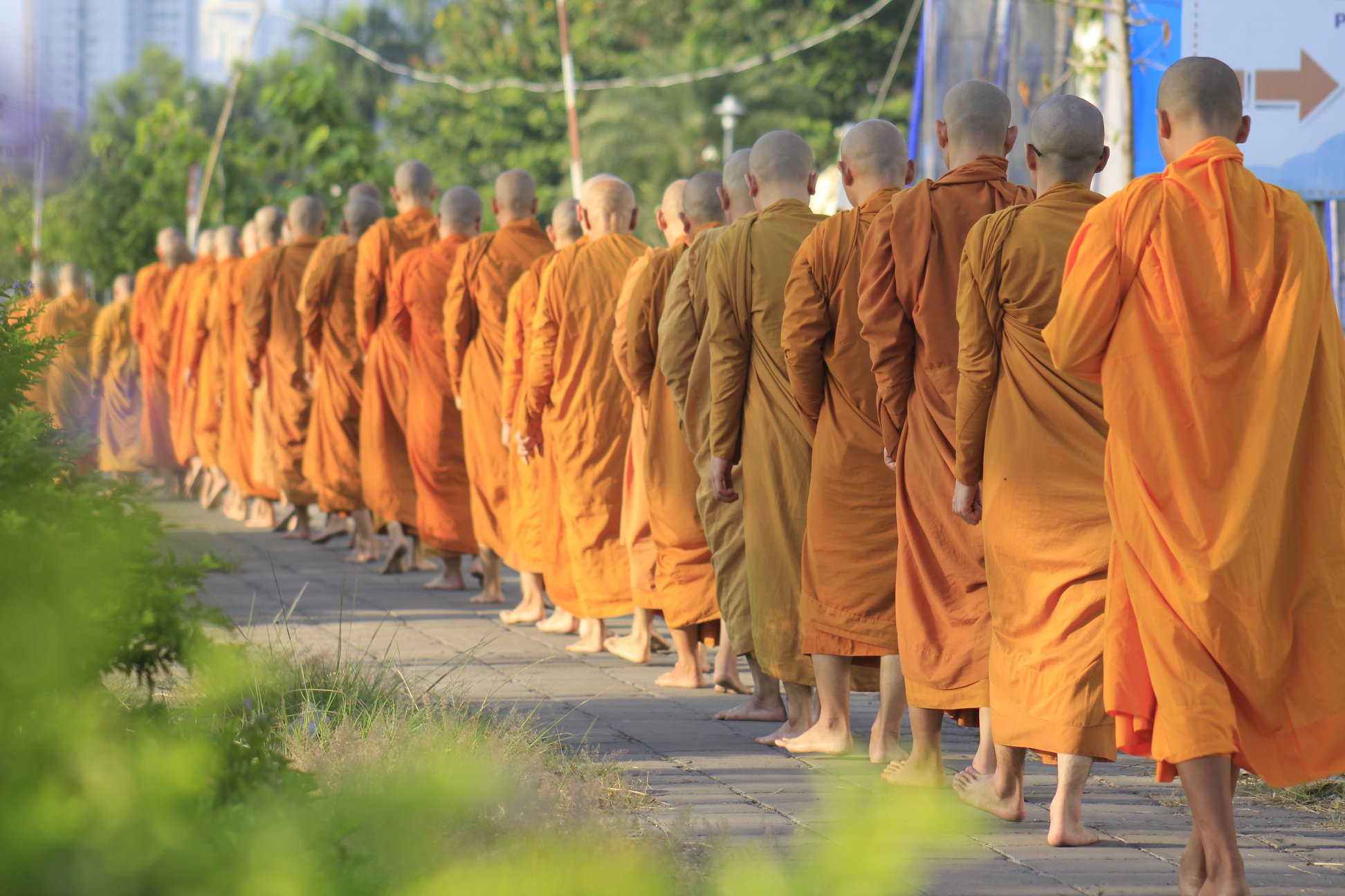 Pháp viện Minh Đăng Quang khất thực tưởng niệm 64 năm Tổ sư Minh Đăng Quang vắng bóng.