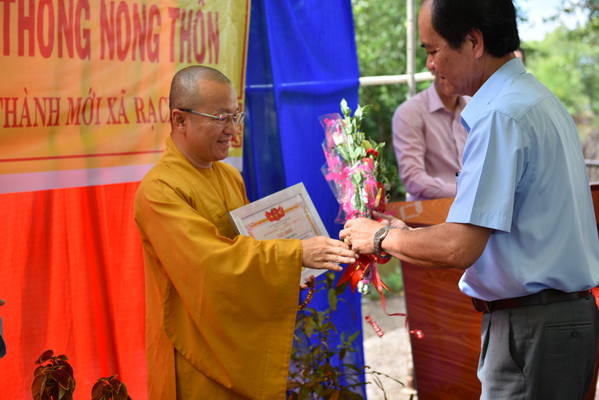 Tổng kết chương trình “Nhịp Cầu Yêu Thương” tại Cà Mau (C143)
