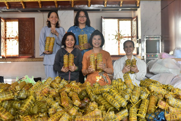 Tổng kết chương trình  “Di Lặc Du Xuân 2018 - Quà Tết Yêu Thương ” (C138)