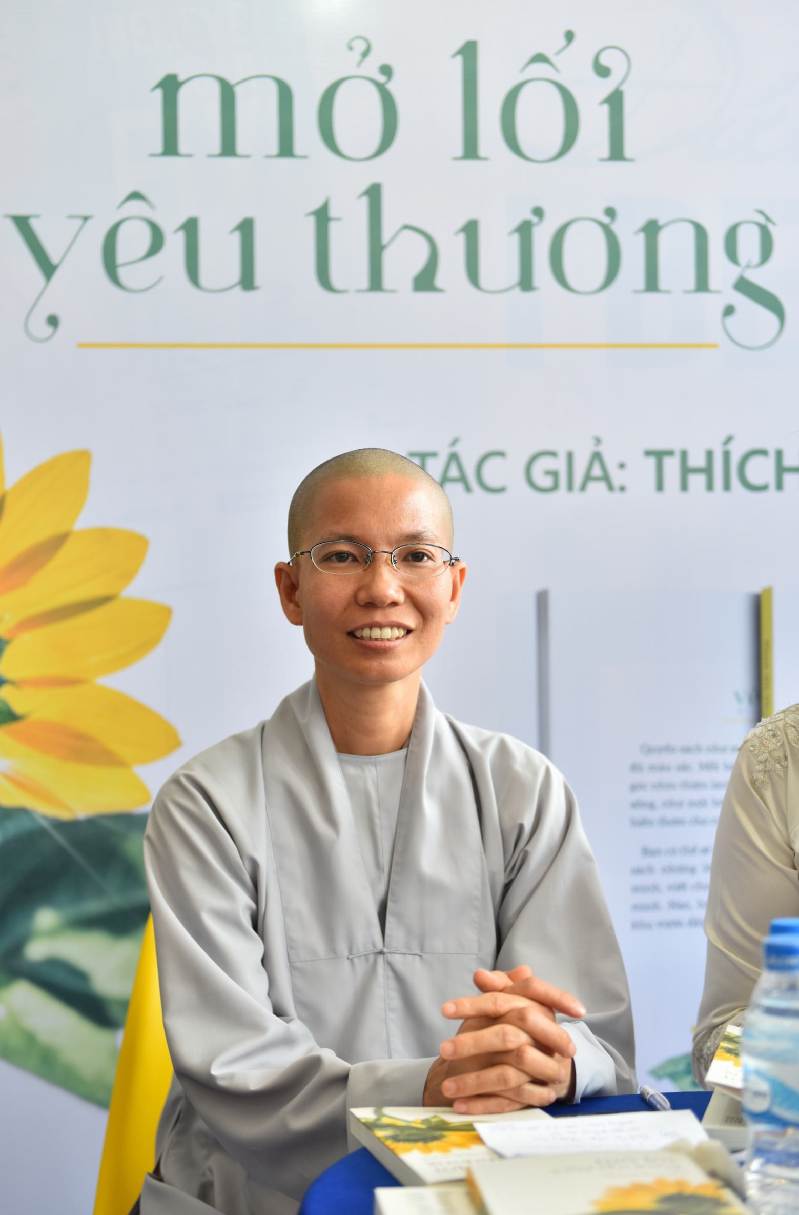 Giao lưu ra mắt sách “ Mở lối yêu thương’’ của Sư cô Thích Nữ Nhuận Bình, ngày 24-03-2018