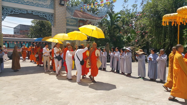 Đức Tăng thống và phái đoàn Phật giáo Sri Lanka thăm chùa Đức Hòa