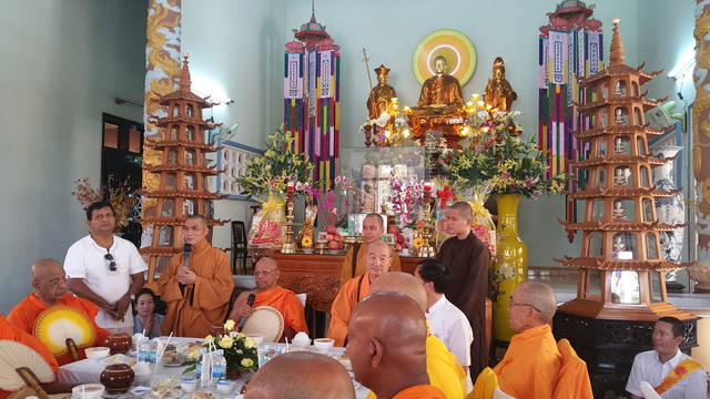 Đức Tăng thống và phái đoàn Phật giáo Sri Lanka thăm chùa Đức Hòa