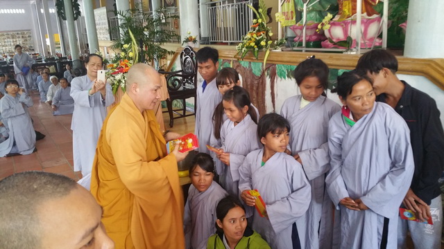 Khóa tu Bát quan trai đầu năm tại chùa Lộc Thọ.