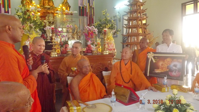 Đức Tăng thống và phái đoàn Phật giáo Sri Lanka thăm chùa Đức Hòa