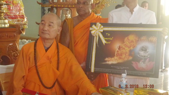 Đức Tăng thống và phái đoàn Phật giáo Sri Lanka thăm chùa Đức Hòa