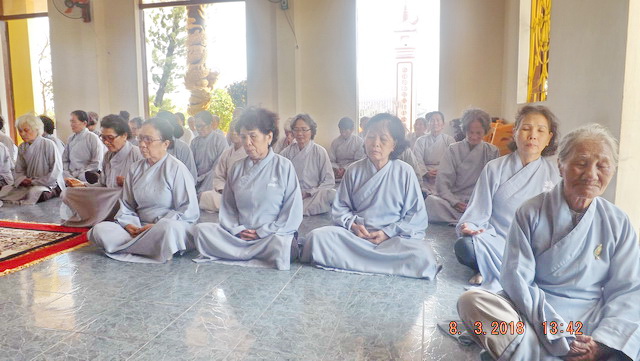 Đạo tràng Bát quan trai chùa Long Thạnh khai khóa đầu năm