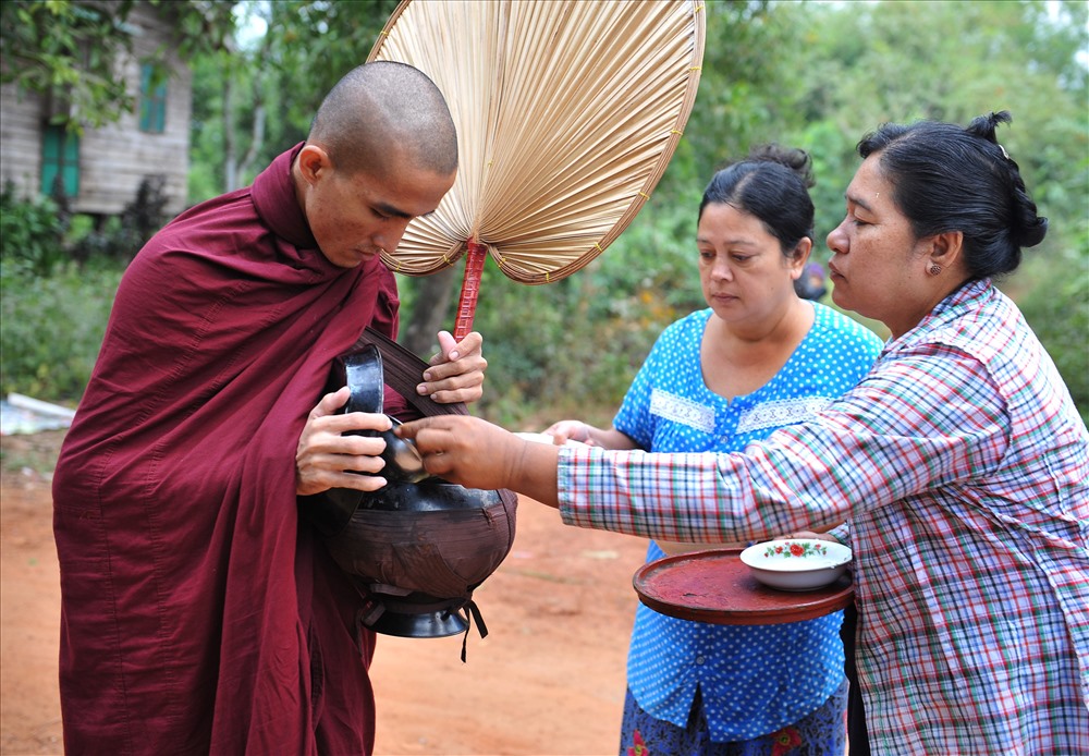 Một sáng ở thiền viện Maha Vihara Forest