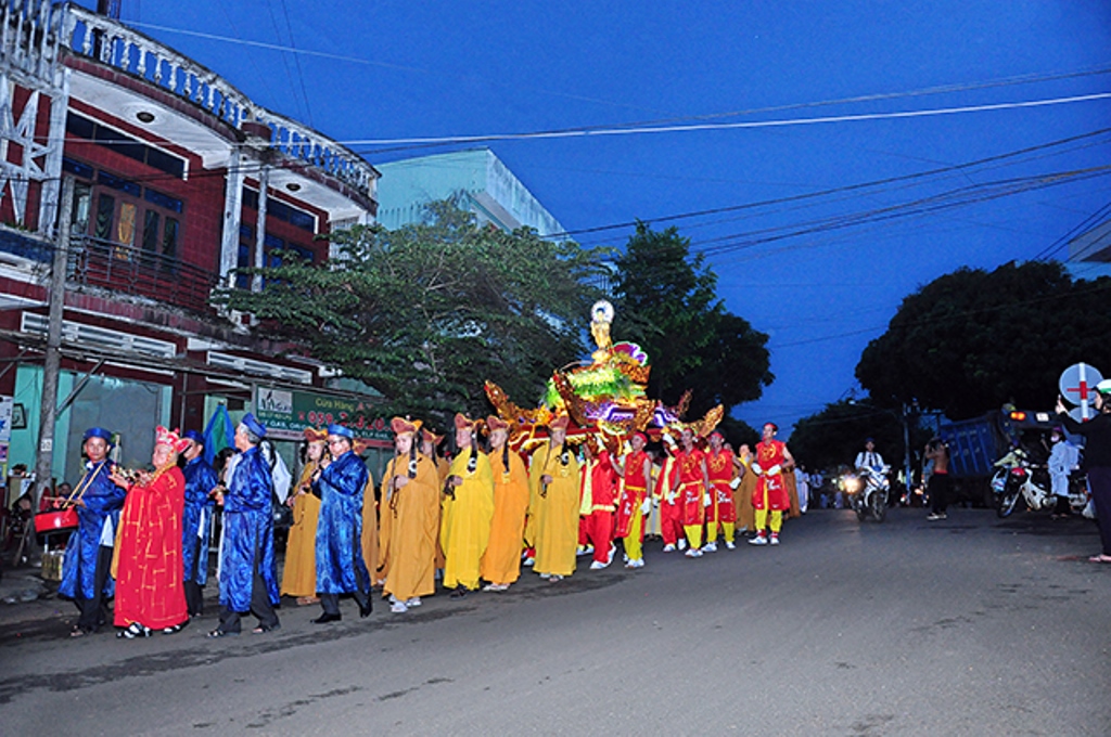Gia Lai:Thiêng Liêng Lễ Rước Kiệu Phật