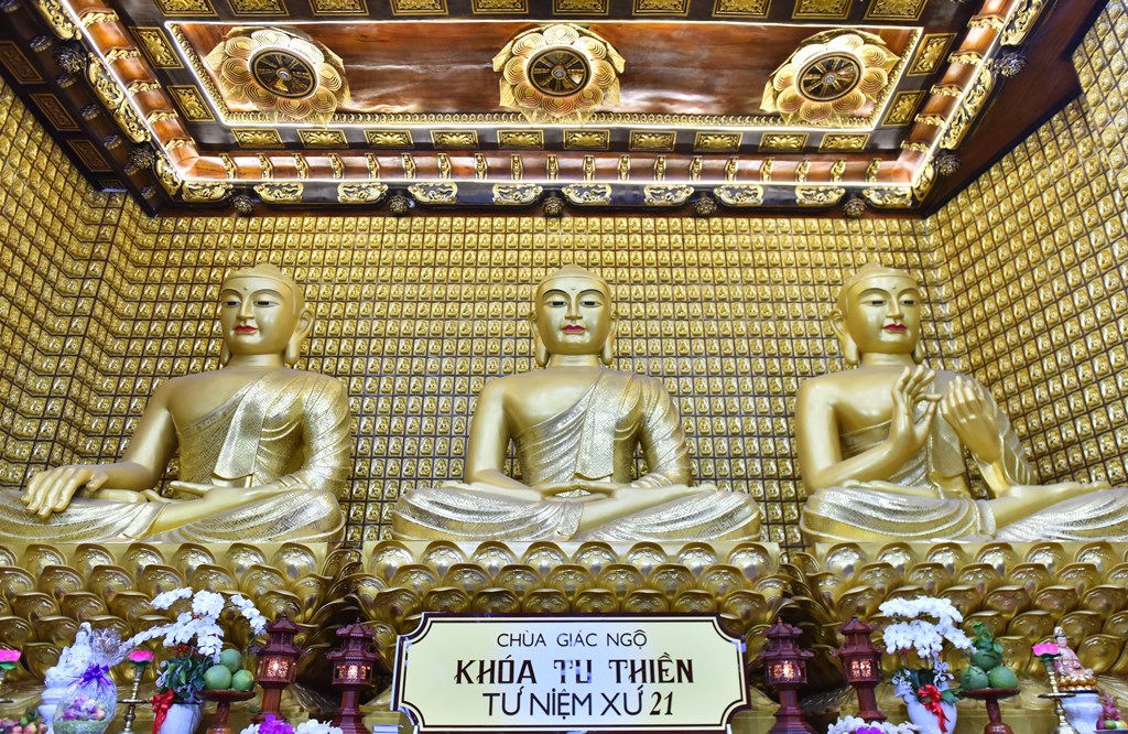 TT. Thích Nhật Từ thuyết giảng tại khóa tu Thiền lần thứ 21