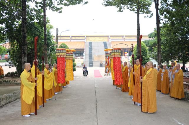 Bình Dương: Buổi thuyết giảng đầu tiên tại đạo tràng an cư kiết hạ.