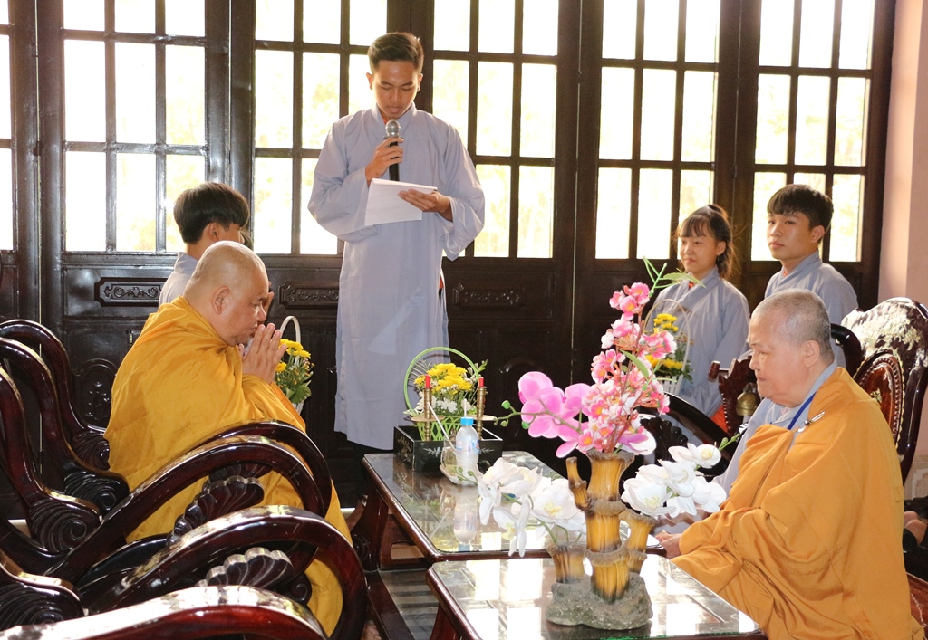 Chùm ảnh: Thời pháp thoại khóa tu “Sen Thanh Mùa Hạ”.