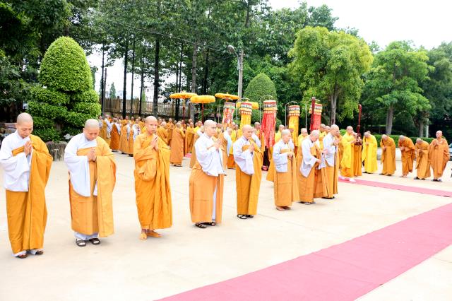 Bình Dương: Buổi thuyết giảng đầu tiên tại đạo tràng an cư kiết hạ.