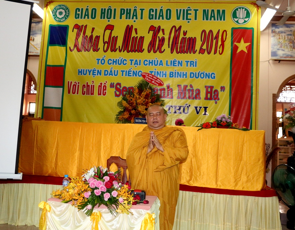 Chùm ảnh: Thời pháp thoại khóa tu “Sen Thanh Mùa Hạ”.