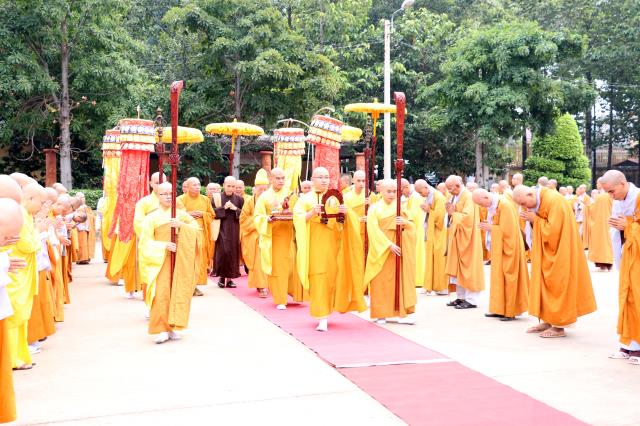 Bình Dương: Buổi thuyết giảng đầu tiên tại đạo tràng an cư kiết hạ.