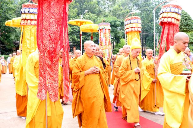 Bình Dương: Buổi thuyết giảng đầu tiên tại đạo tràng an cư kiết hạ.