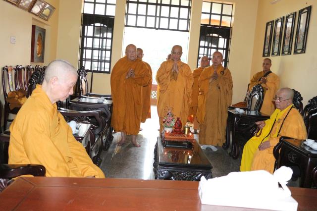 Bình Dương: Buổi thuyết giảng đầu tiên tại đạo tràng an cư kiết hạ.