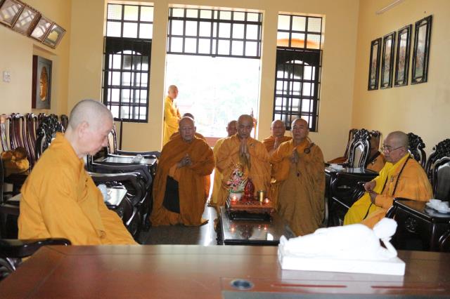 Bình Dương: Buổi thuyết giảng đầu tiên tại đạo tràng an cư kiết hạ.