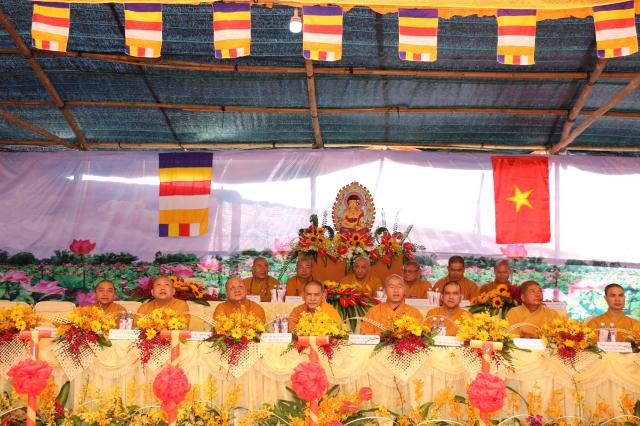 Bình Dương: Đặt đá xây dựng và bổ nhiệm Viện Chủ, Trụ trì chùa Phổ Hiền.