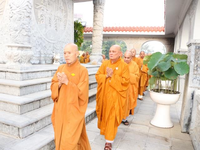 Viếng Nghĩa trang Liệt sĩ tỉnh Bình Dương
