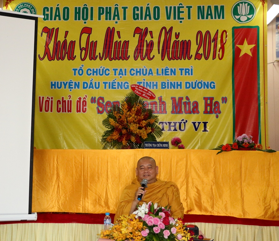 Chùm ảnh: Thời pháp thoại khóa tu “Sen Thanh Mùa Hạ”.
