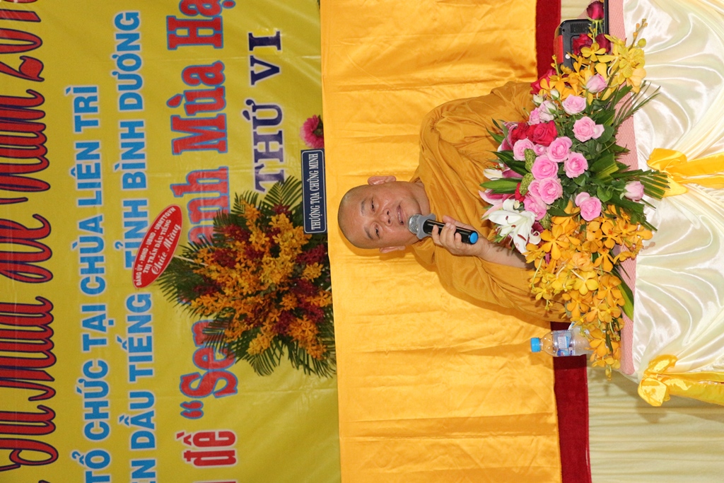 Chùm ảnh: Thời pháp thoại khóa tu “Sen Thanh Mùa Hạ”.