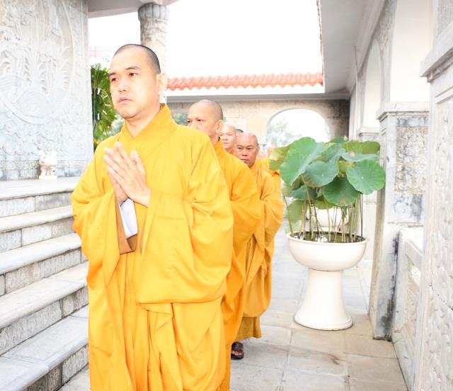 Viếng Nghĩa trang Liệt sĩ tỉnh Bình Dương