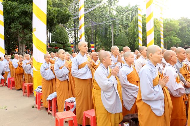 PG Bình Dương: Chào mừng Đại lễ Phật đản PL.2562 – DL.2018