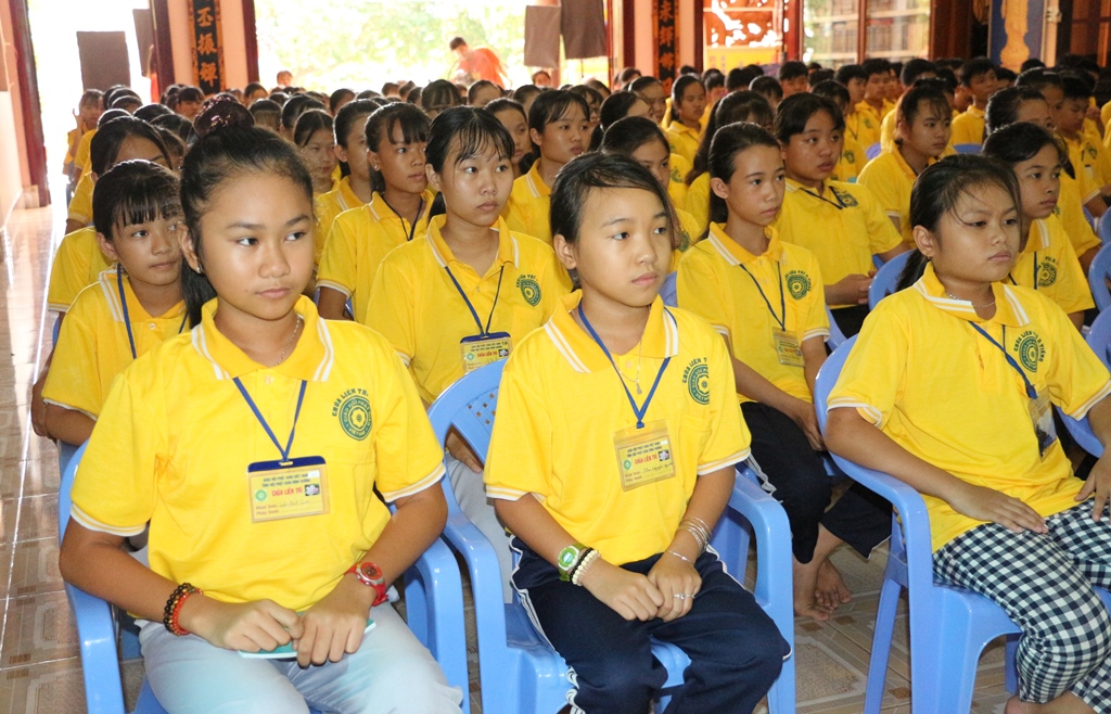 Chùm ảnh: Thời pháp thoại khóa tu “Sen Thanh Mùa Hạ”.