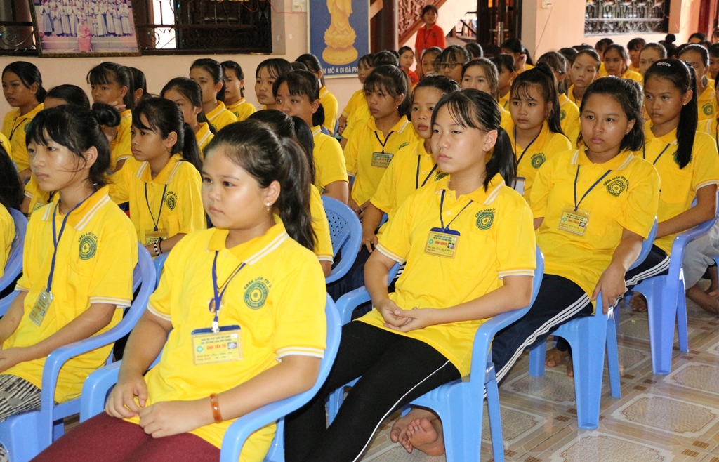 Chùm ảnh: Thời pháp thoại khóa tu “Sen Thanh Mùa Hạ”.