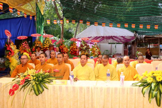 Bình Dương: Đặt đá xây dựng và bổ nhiệm Viện Chủ, Trụ trì chùa Phổ Hiền.