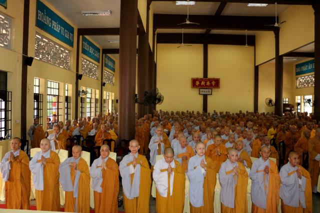 Bình Dương: Buổi thuyết giảng đầu tiên tại đạo tràng an cư kiết hạ.