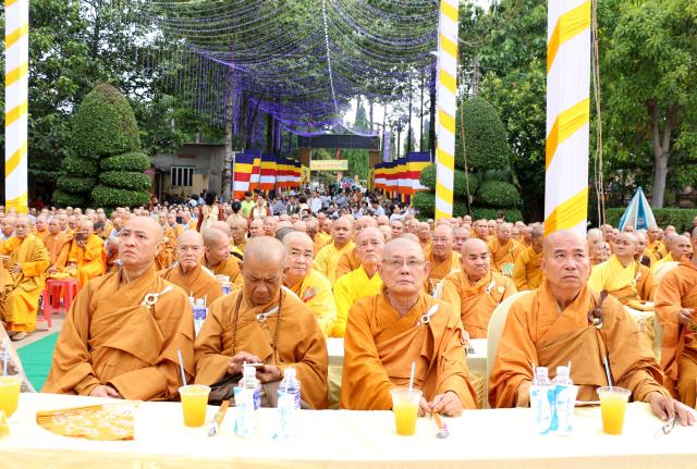 PG Bình Dương: Chào mừng Đại lễ Phật đản PL.2562 – DL.2018