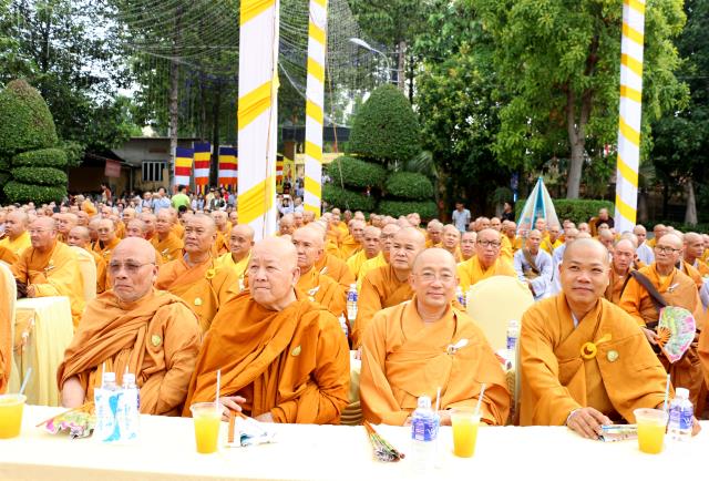 PG Bình Dương: Chào mừng Đại lễ Phật đản PL.2562 – DL.2018