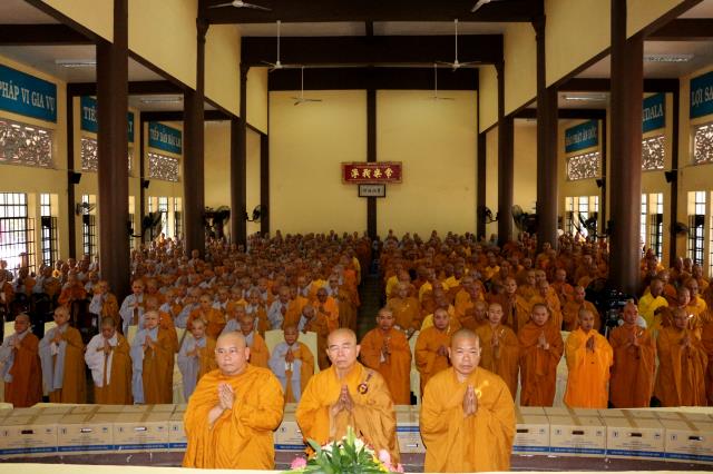 Bình Dương: Buổi thuyết giảng đầu tiên tại đạo tràng an cư kiết hạ.