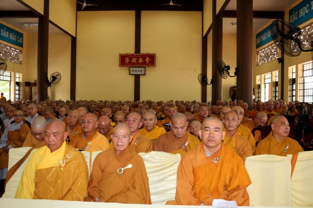 Bình Dương: Buổi thuyết giảng đầu tiên tại đạo tràng an cư kiết hạ.