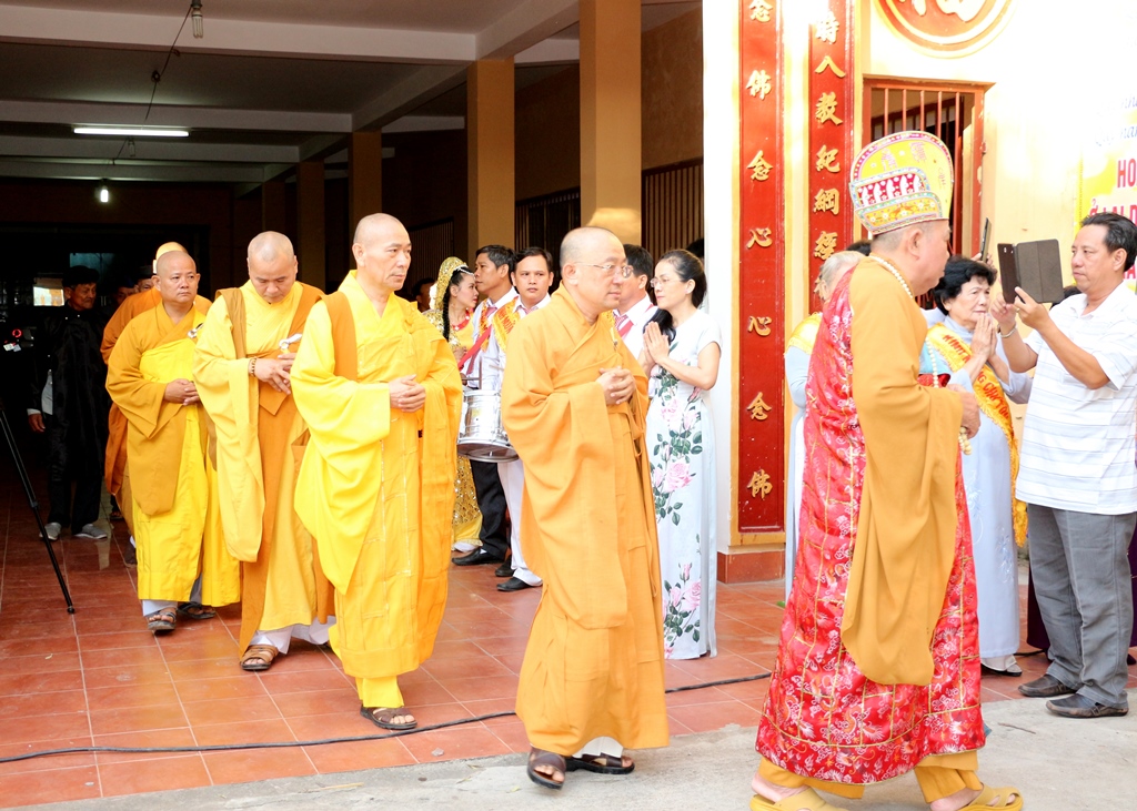 Bình Dương: BTS thị xã Tân Uyên tổ chức Đại lễ Phật Đản PL.2562 – DL.2018
