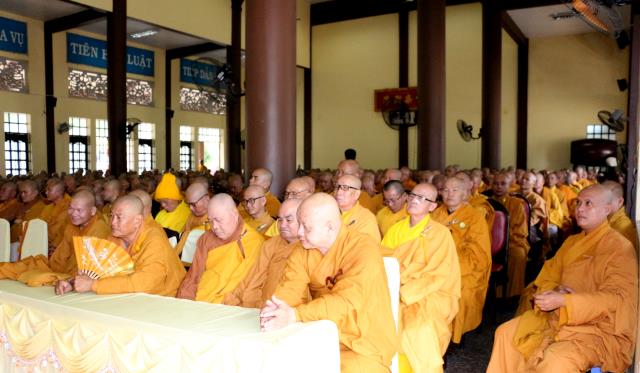 Bình Dương: Buổi thuyết giảng đầu tiên tại đạo tràng an cư kiết hạ.