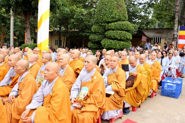 PG Bình Dương: Chào mừng Đại lễ Phật đản PL.2562 – DL.2018