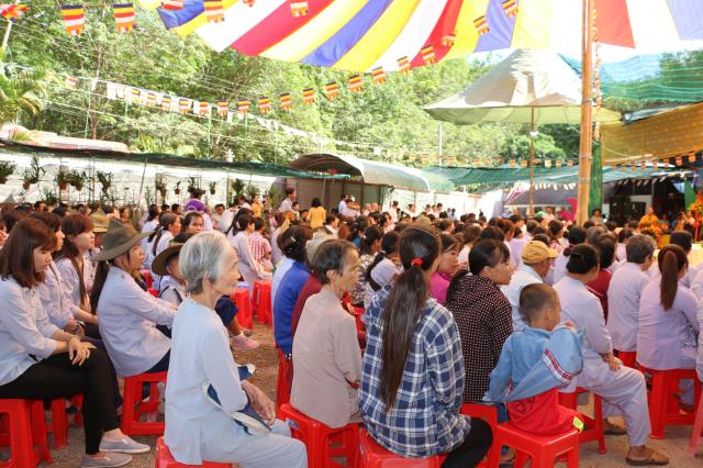 Bình Dương: Đặt đá xây dựng và bổ nhiệm Viện Chủ, Trụ trì chùa Phổ Hiền.
