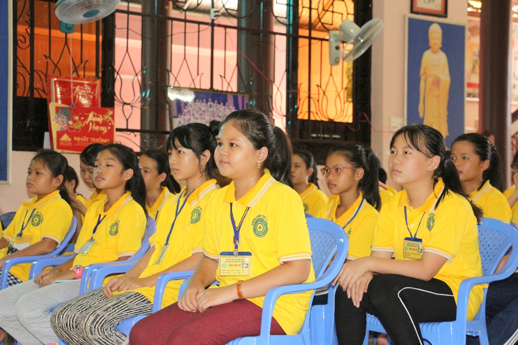 Chùm ảnh: Thời pháp thoại khóa tu “Sen Thanh Mùa Hạ”.