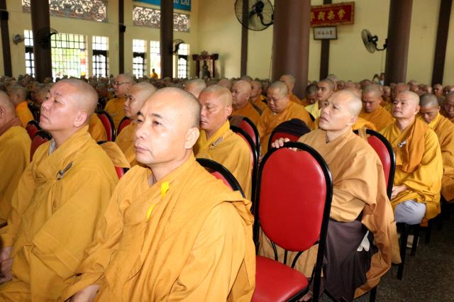 Bình Dương: Buổi thuyết giảng đầu tiên tại đạo tràng an cư kiết hạ.