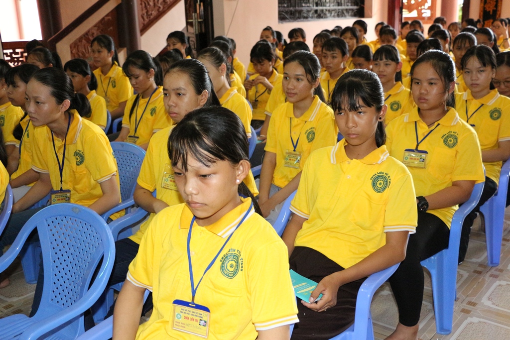 Chùm ảnh: Thời pháp thoại khóa tu “Sen Thanh Mùa Hạ”.