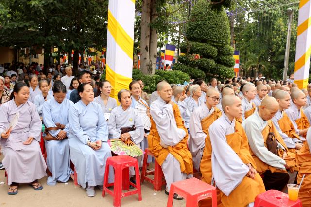 PG Bình Dương: Chào mừng Đại lễ Phật đản PL.2562 – DL.2018