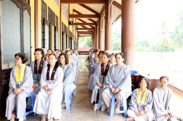 Bình Dương: Buổi thuyết giảng đầu tiên tại đạo tràng an cư kiết hạ.