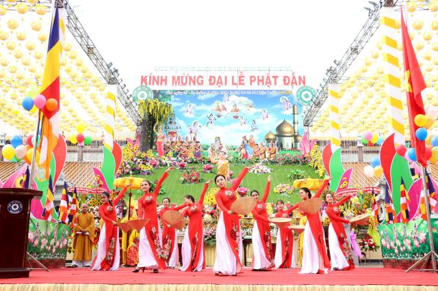 PG Bình Dương: Chào mừng Đại lễ Phật đản PL.2562 – DL.2018